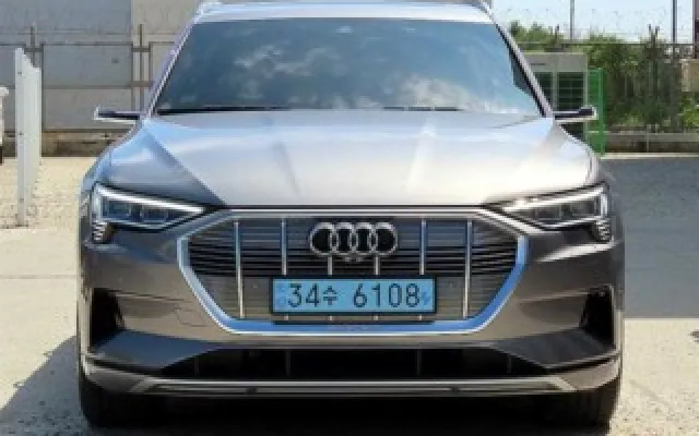 액티언스포츠 중고차 e-트론 55 콰트로 매물 사진 15 - 2023/09 25,187km