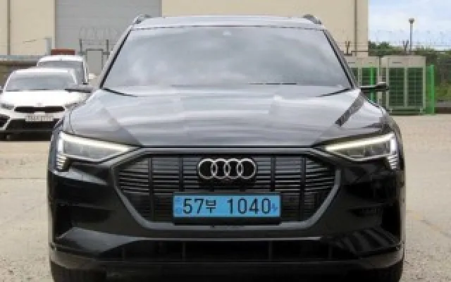 액티언스포츠 중고차 e-트론 55 콰트로 매물 사진 10 - 2023/03 42,152km